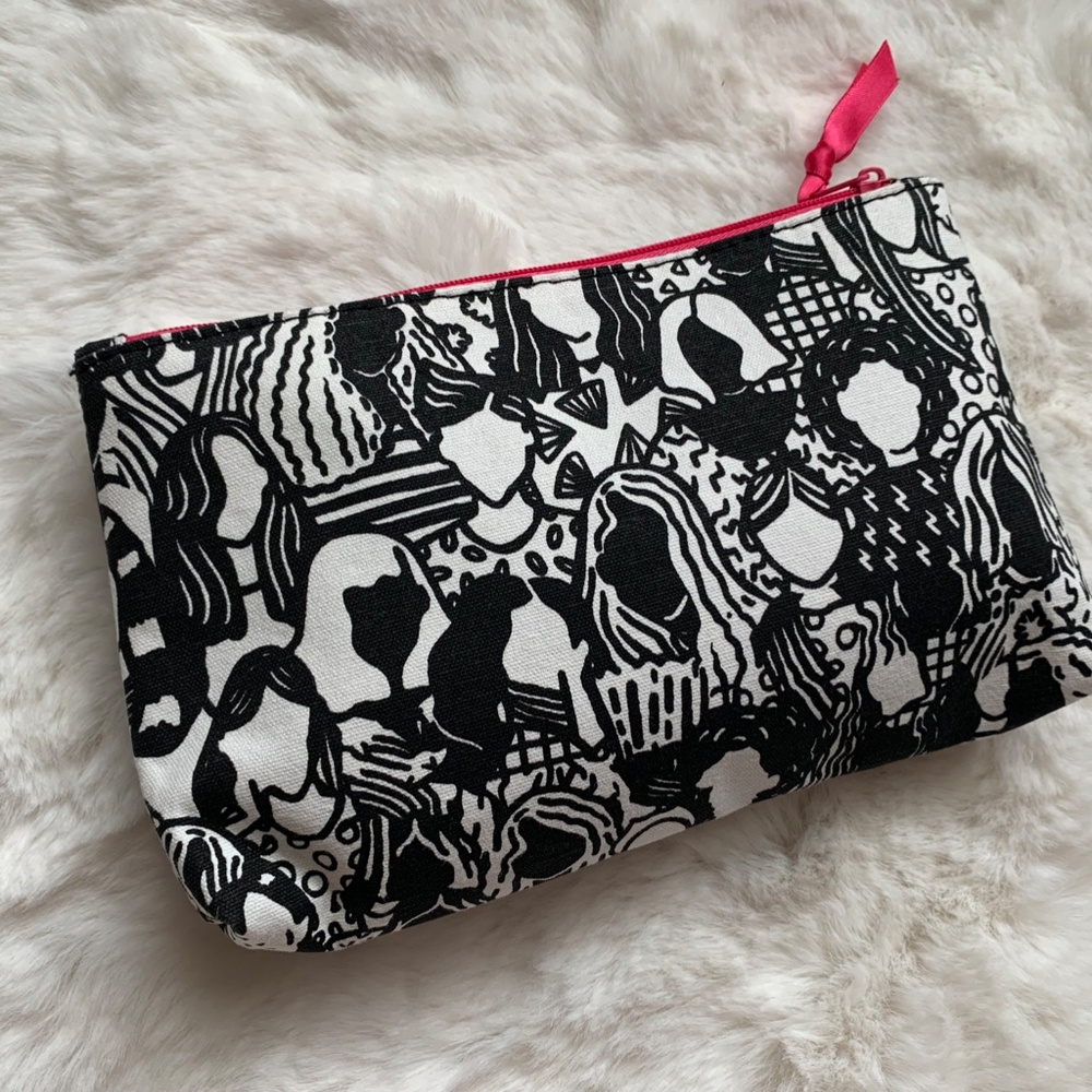 💖Host pick 💖Ipsy X epcWitte Cosmetic Make-Up Bag Blk/Wt Faceless Heads Zipper